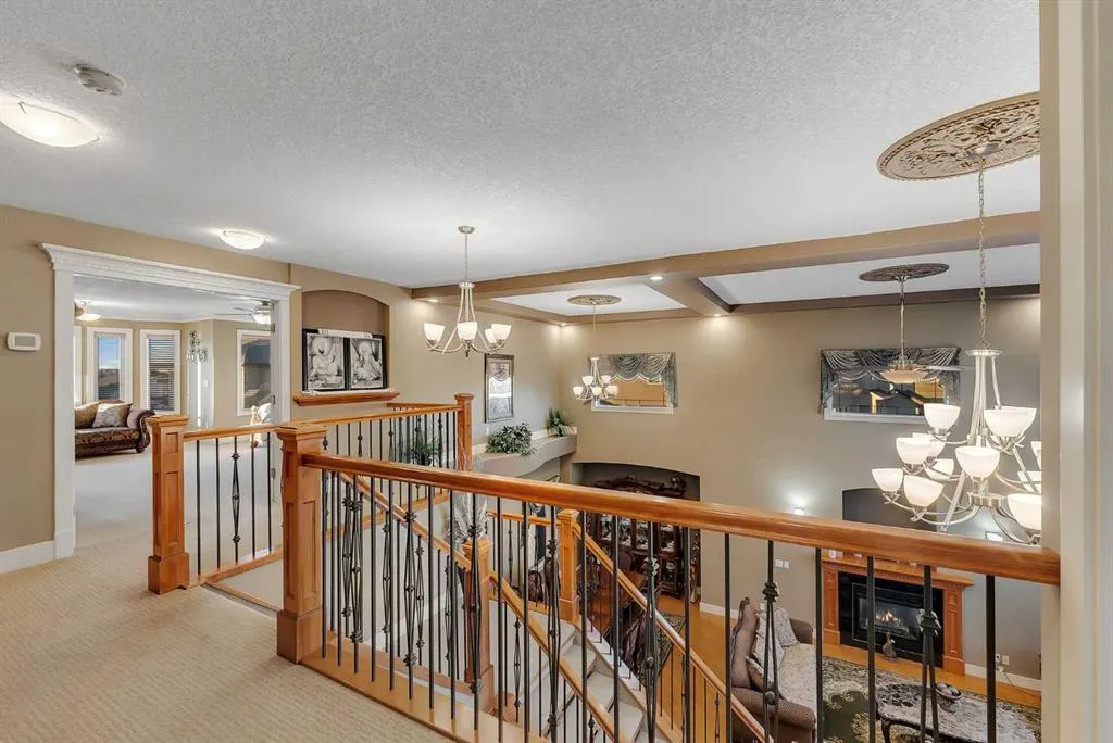 220 East Lakeview Place