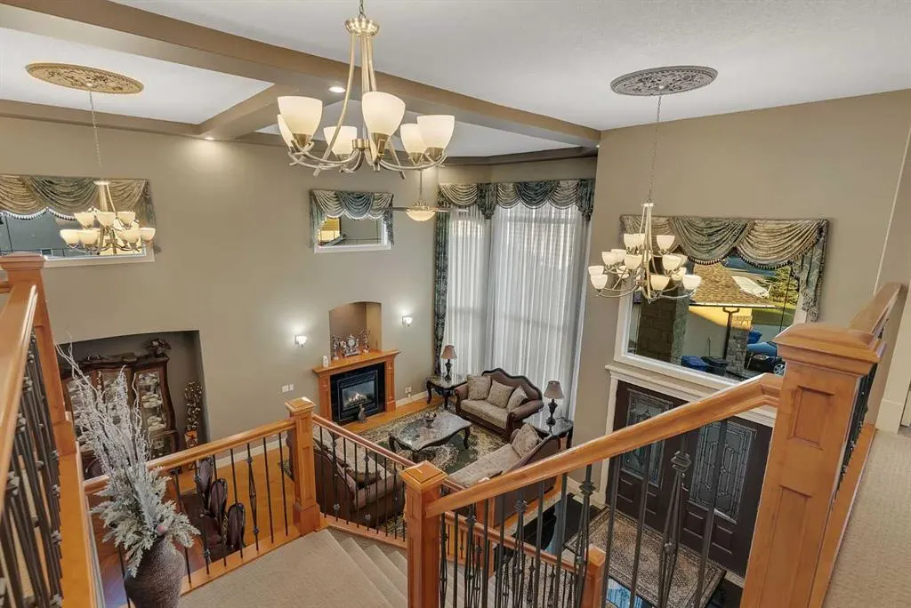 220 East Lakeview Place