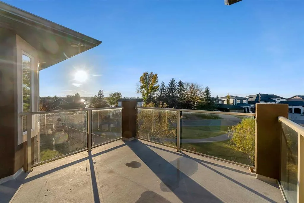220 East Lakeview Place
