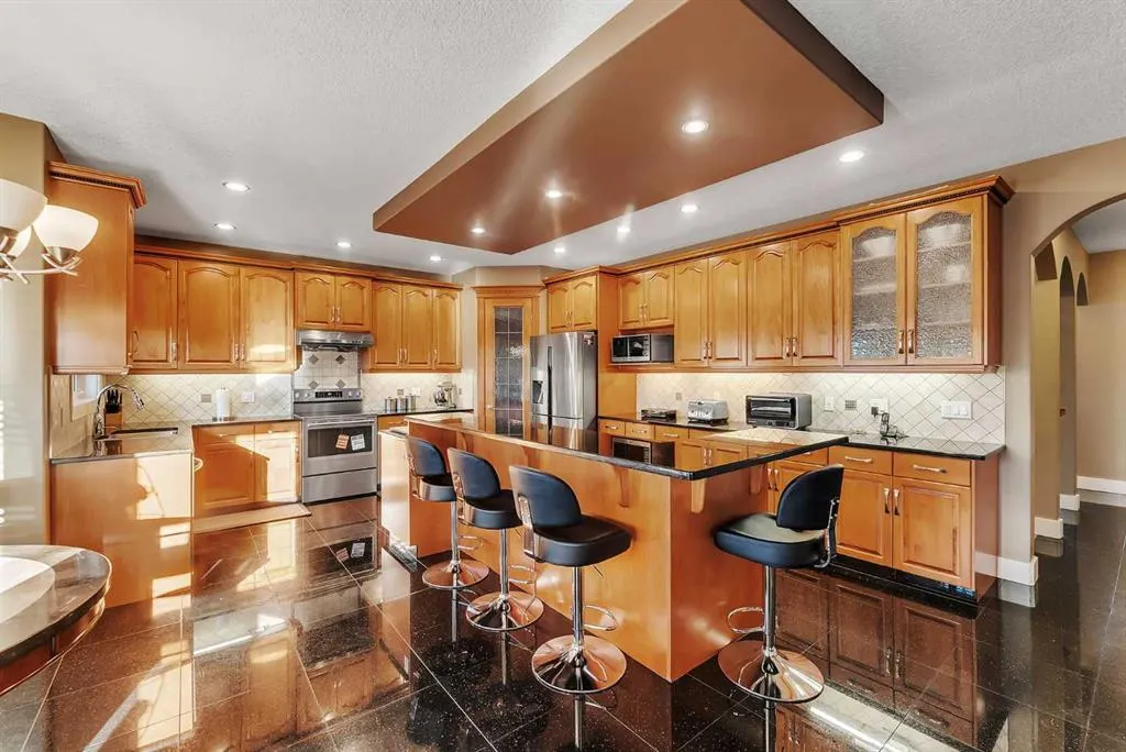 220 East Lakeview Place