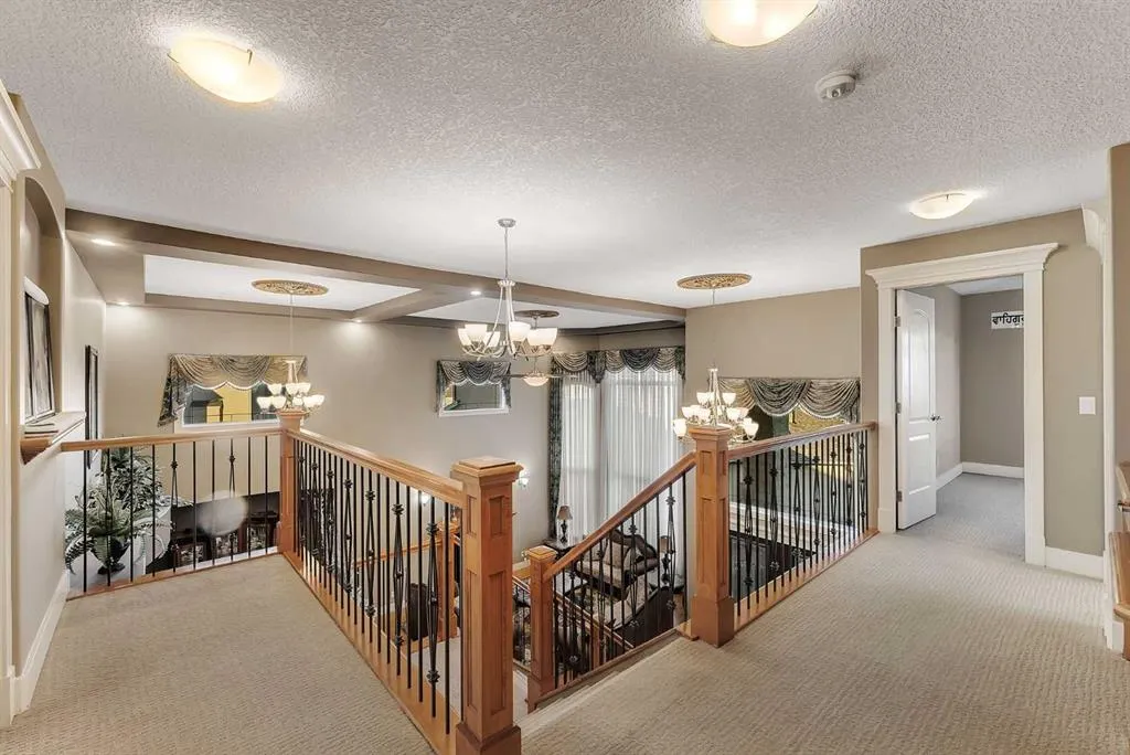 220 East Lakeview Place
