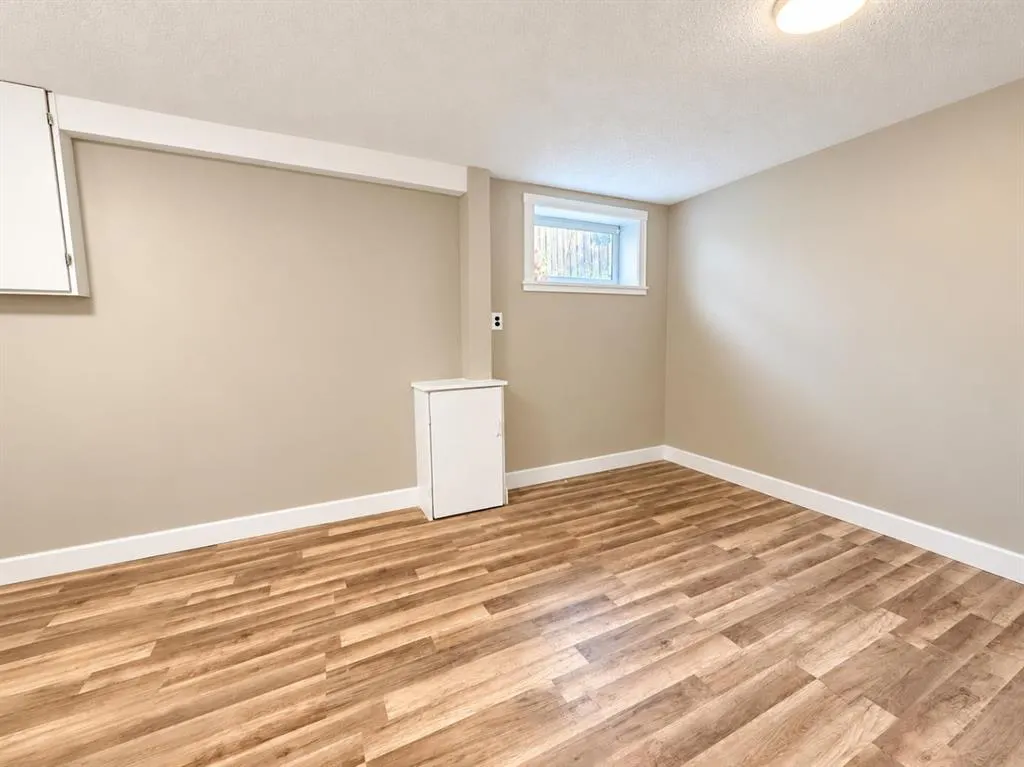 251 Pensville Close SE
