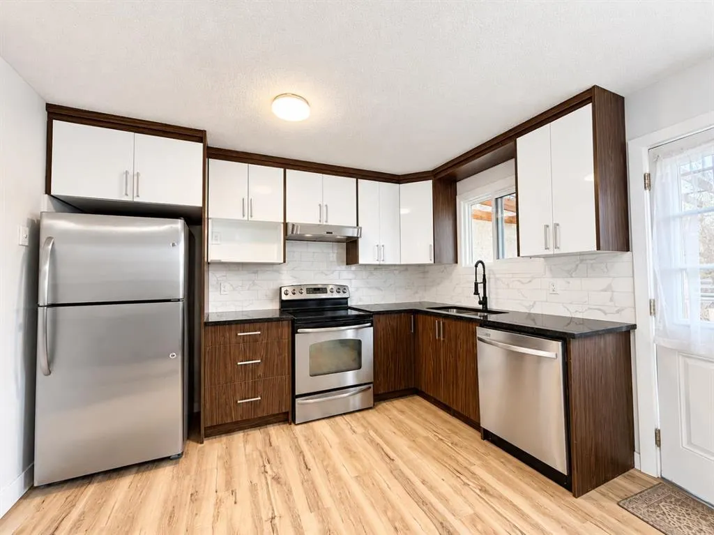 251 Pensville Close SE