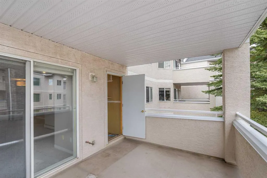 26 Country Hills View NW #217