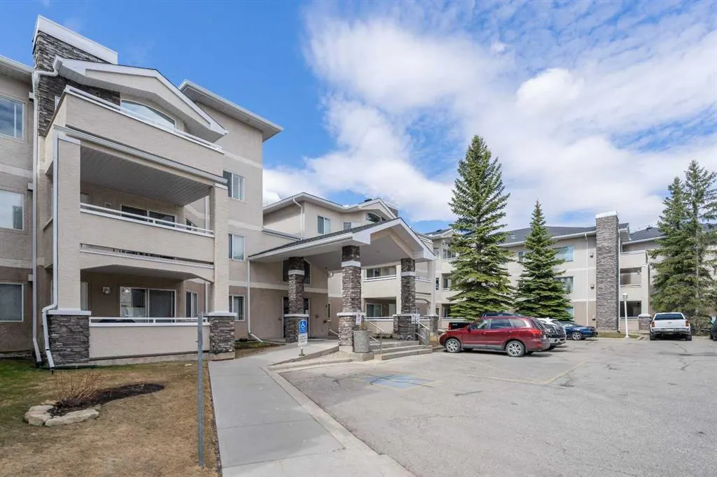 26 Country Hills View NW #217