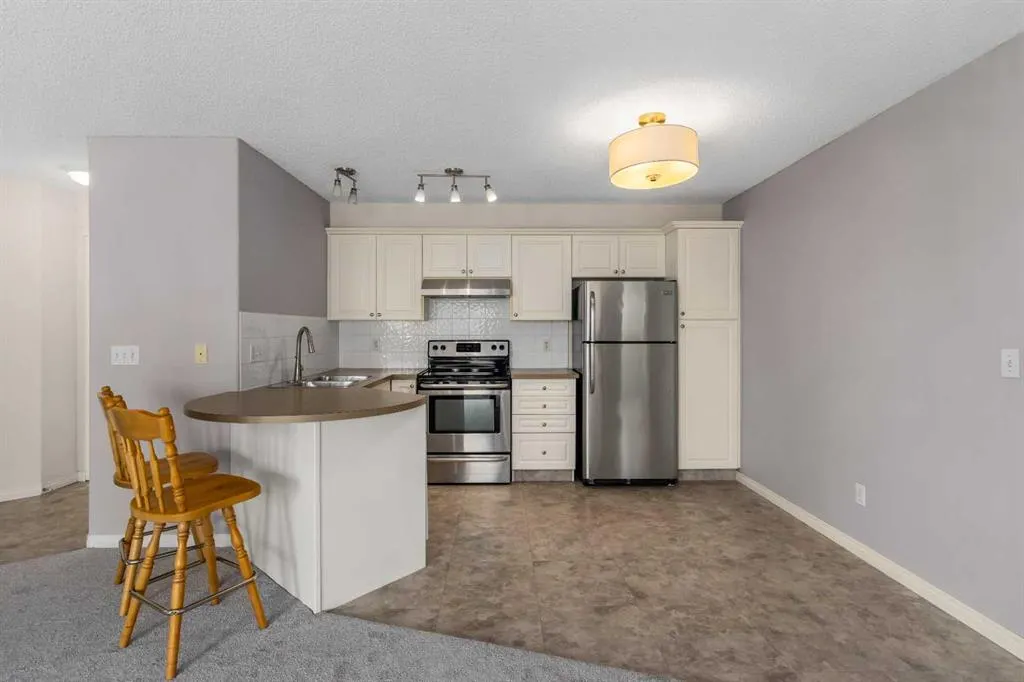 26 Country Hills View NW #217