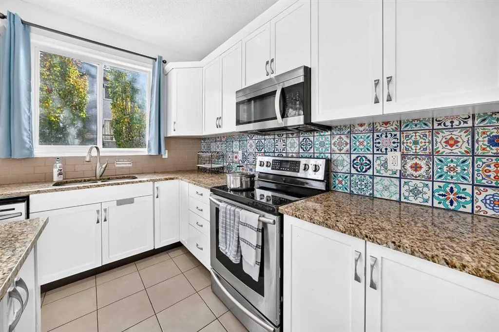 138 Windwood Grove SW