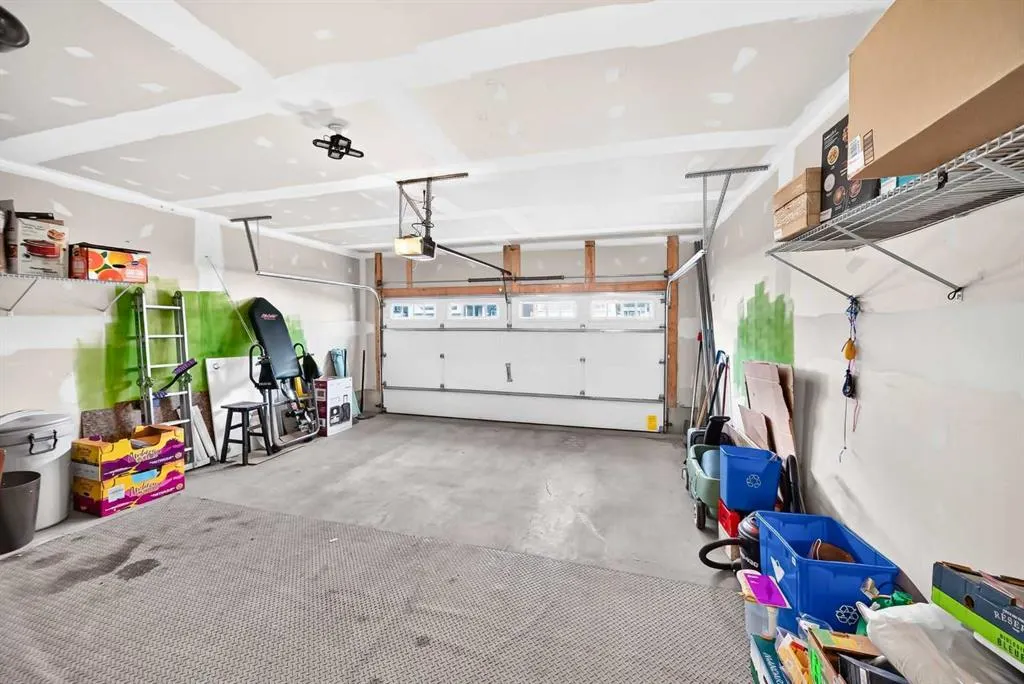 138 Windwood Grove SW