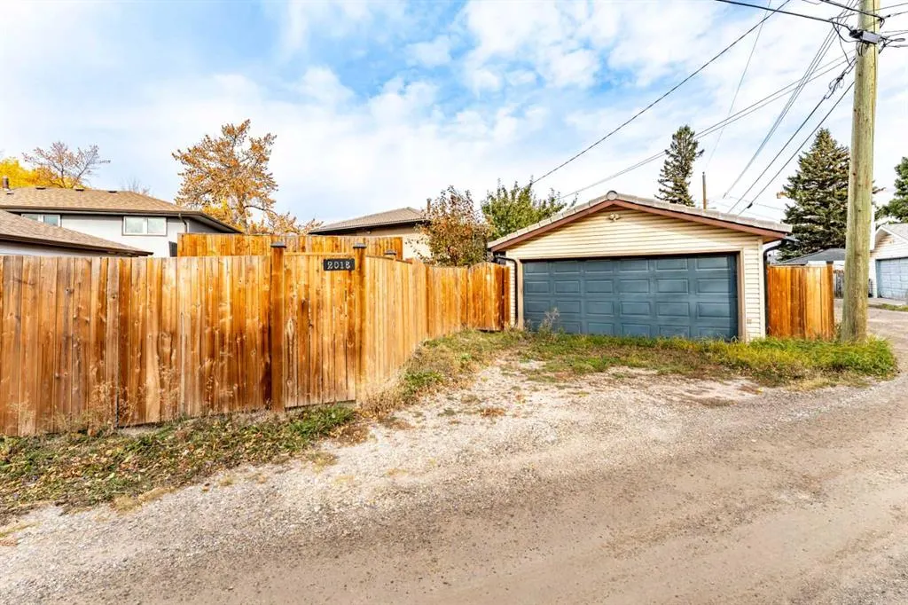 2018 Cottonwood Crescent SE