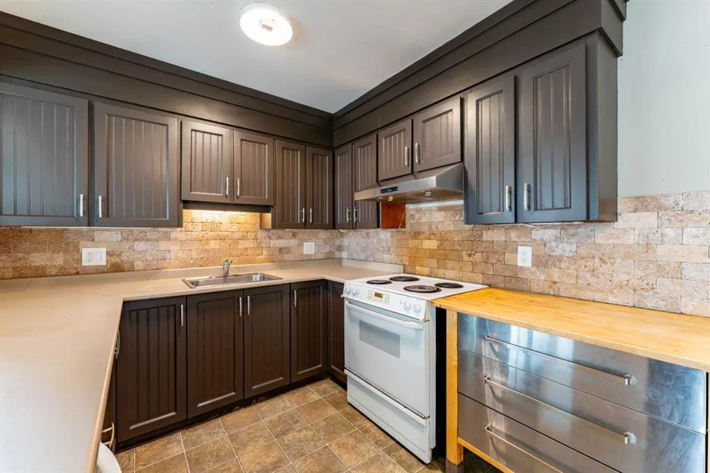 2018 Cottonwood Crescent SE