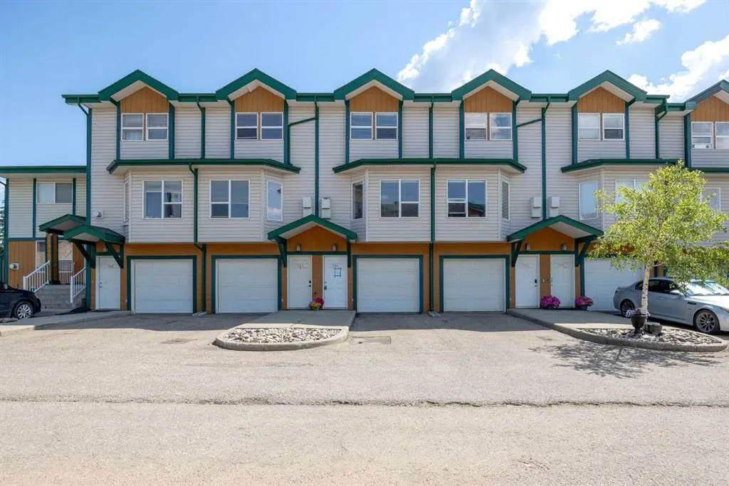 123 Arabian Drive #204