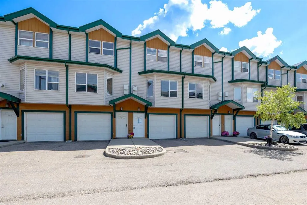 123 Arabian Drive #204