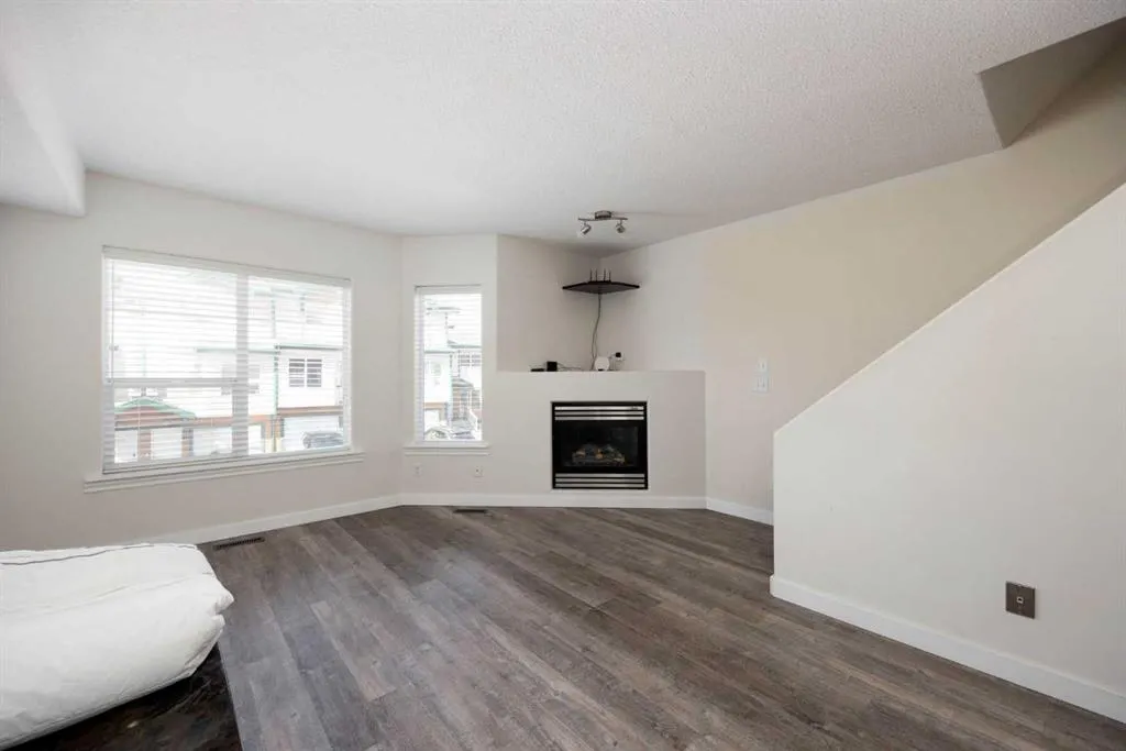 123 Arabian Drive #204
