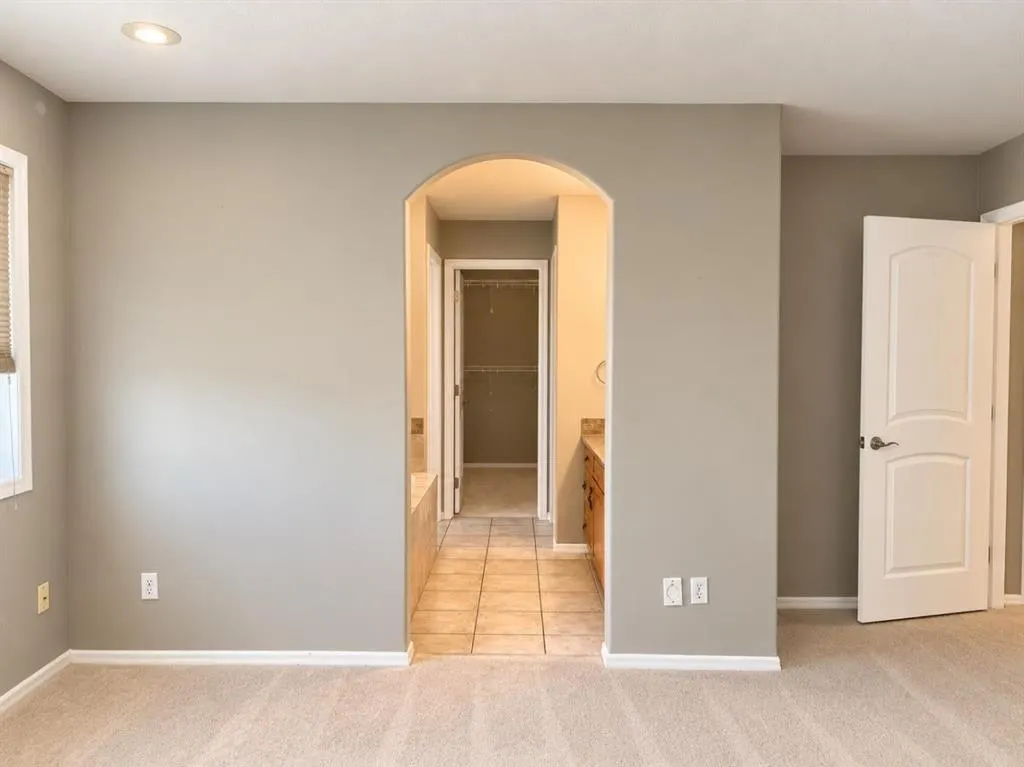 198 Grizzly Terrace N
