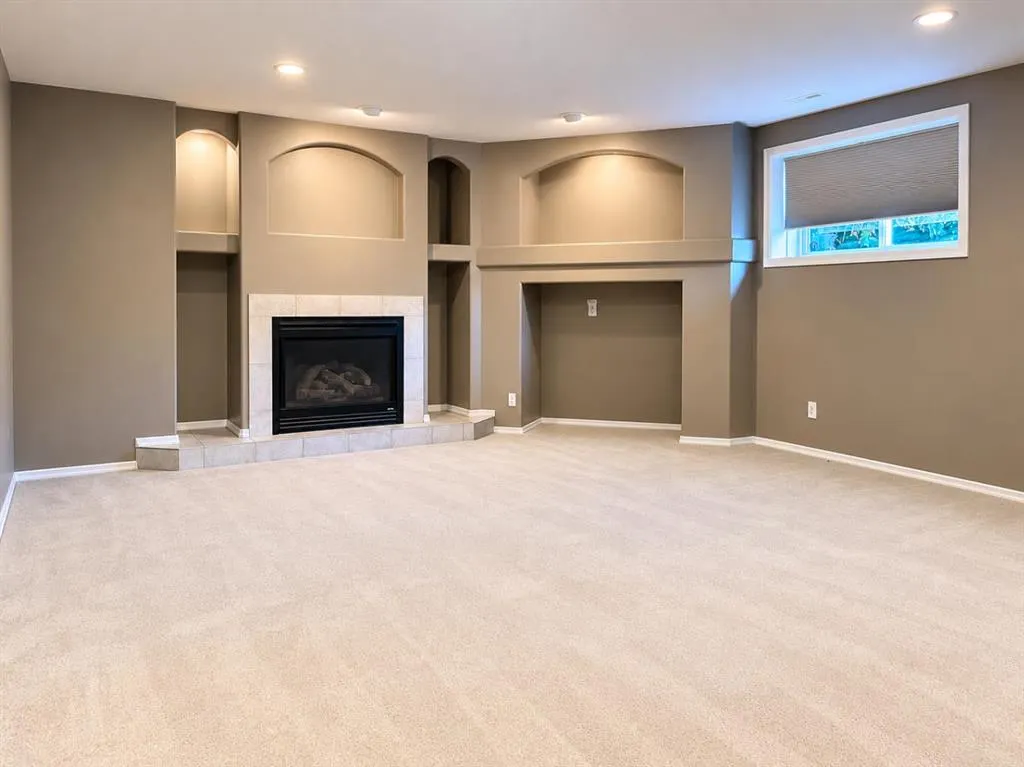 198 Grizzly Terrace N