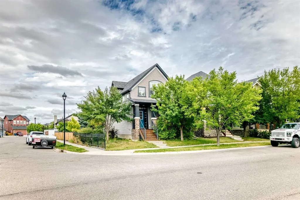 1200 Ravenswood Drive SE