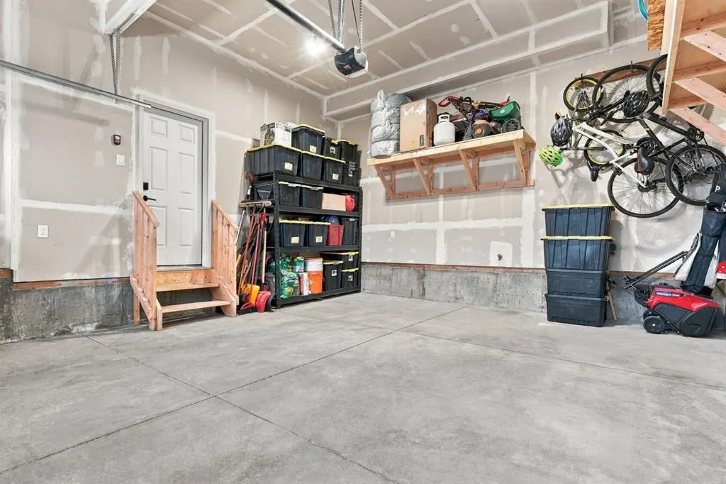 24 Yorkville Terrace SW