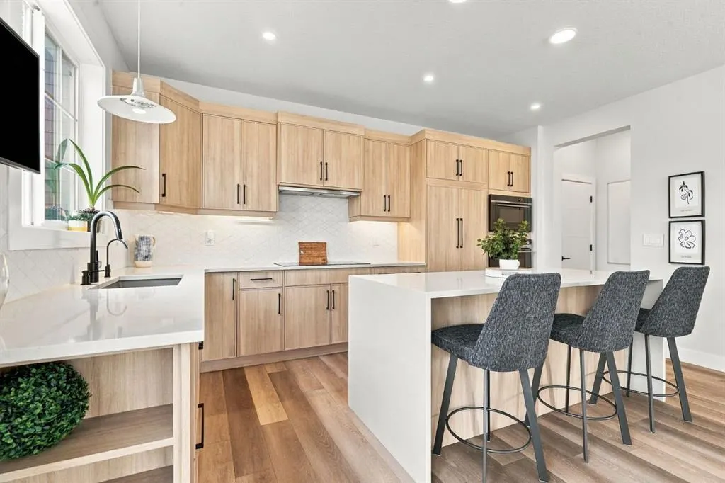 24 Yorkville Terrace SW
