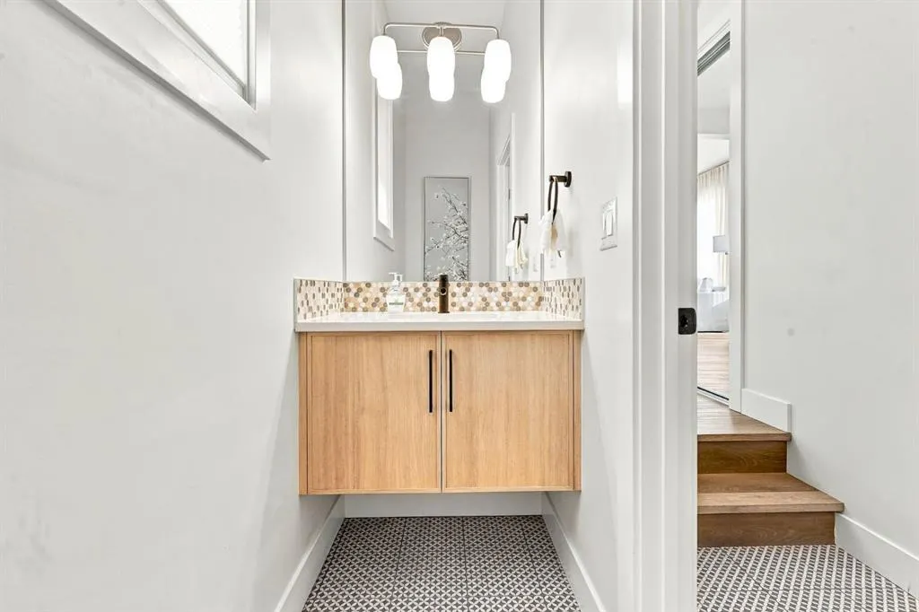 24 Yorkville Terrace SW