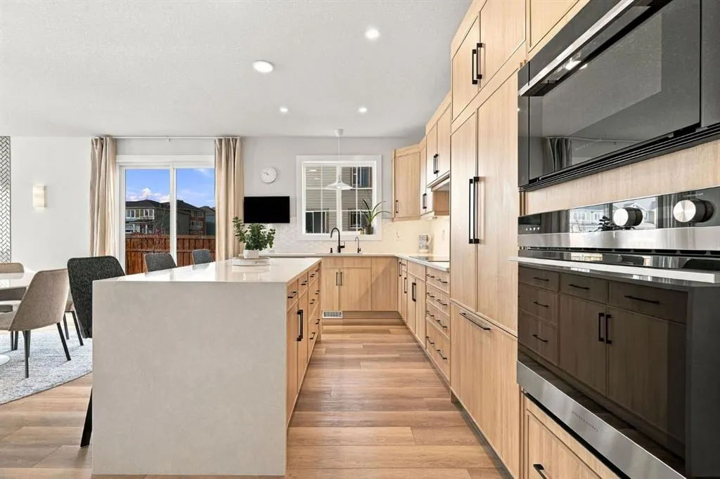 24 Yorkville Terrace SW