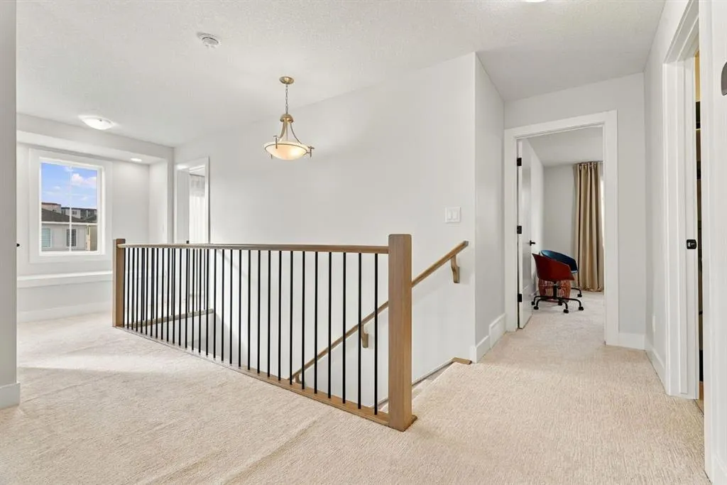 24 Yorkville Terrace SW