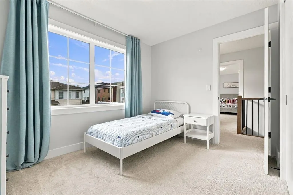 24 Yorkville Terrace SW