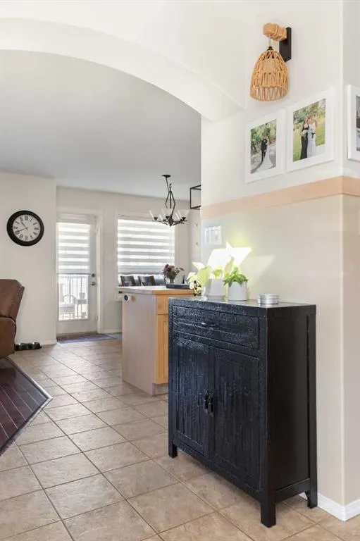 54 Vista Close SE