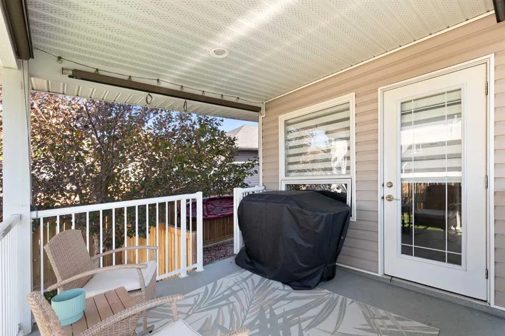 54 Vista Close SE