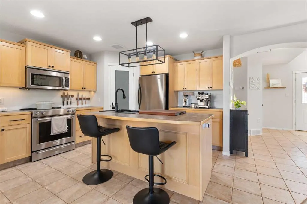 54 Vista Close SE