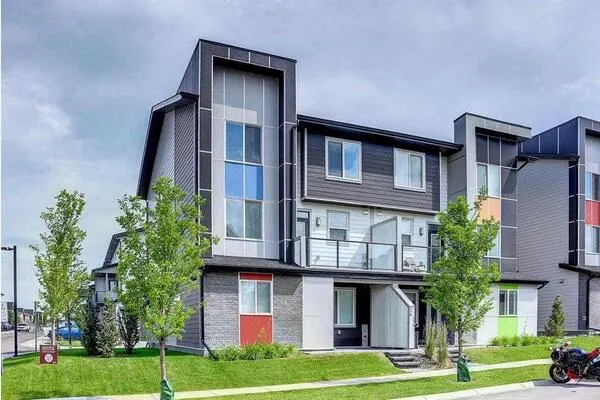 245 Redstone Walk NE #203