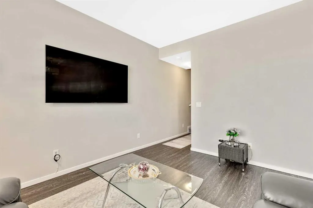 245 Redstone Walk NE #203