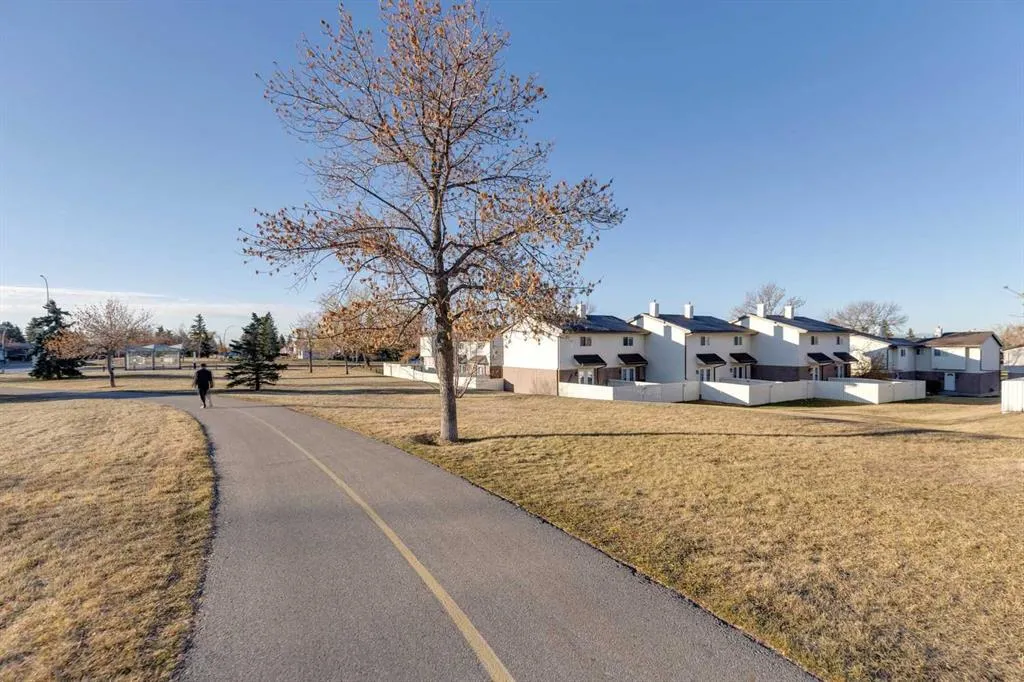 32 Whitnel Court NE #42