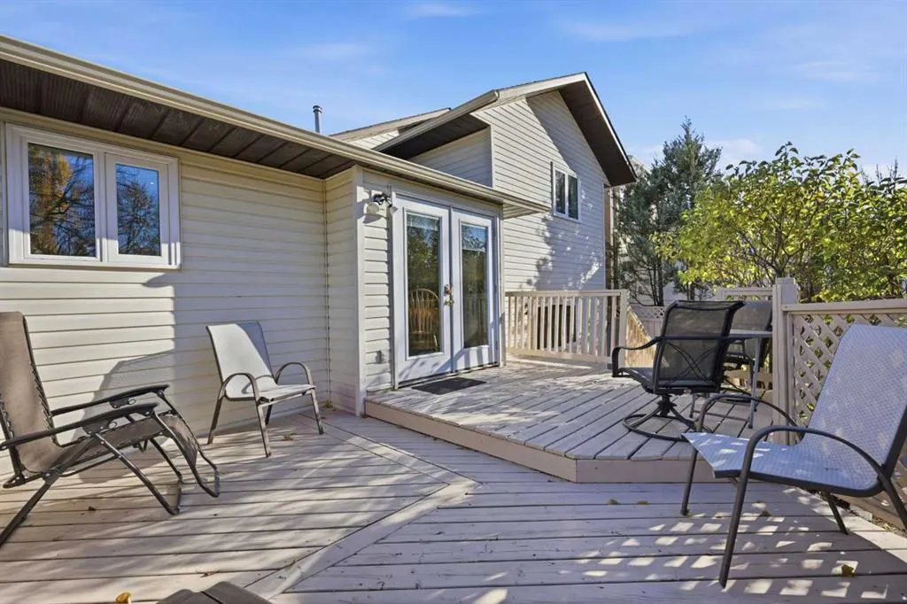95 Macewan Ridge Close NW