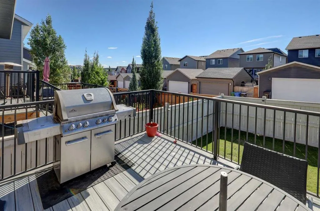 16 Tuscany Valley Grove NW