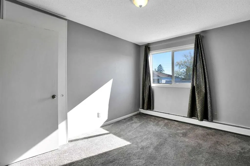 635 56 Avenue SW #403