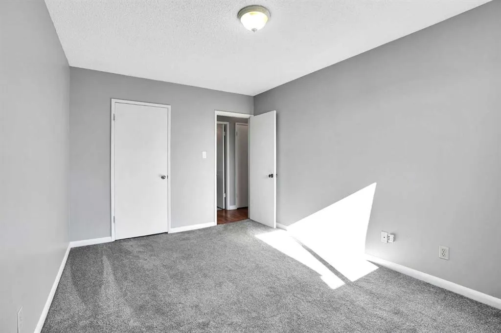 635 56 Avenue SW #403