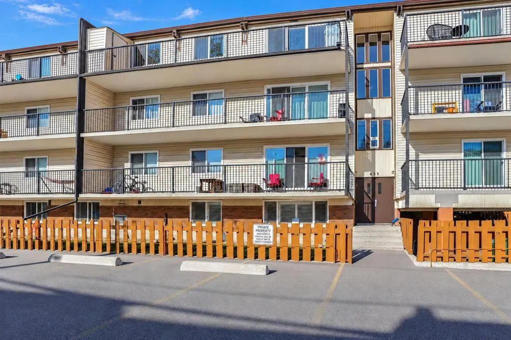 635 56 Avenue SW #403