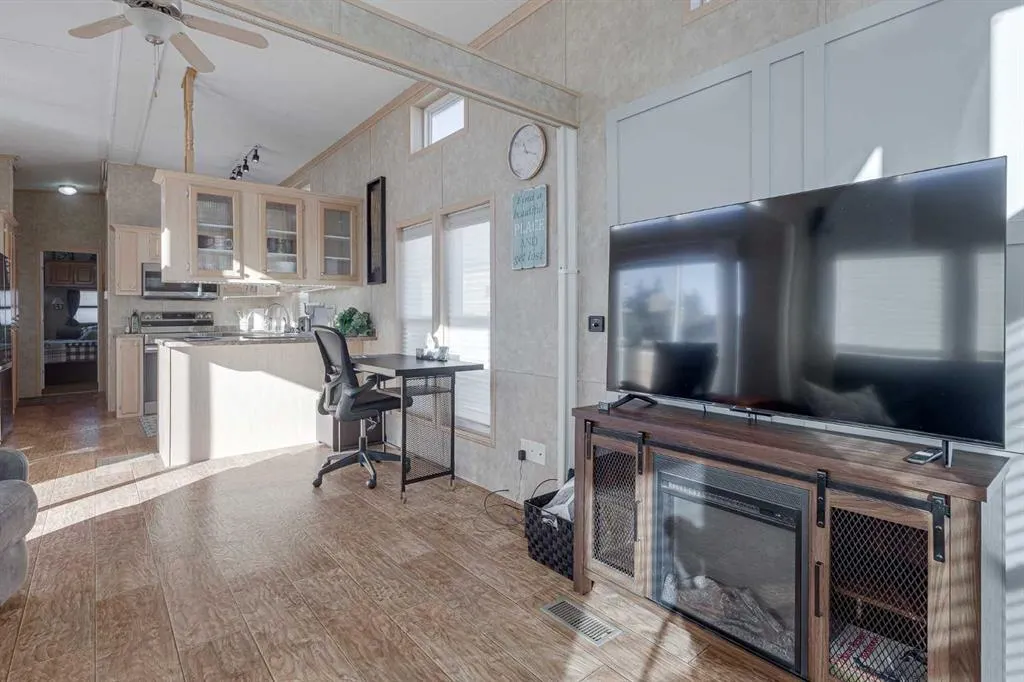 5011 49 Avenue #34A