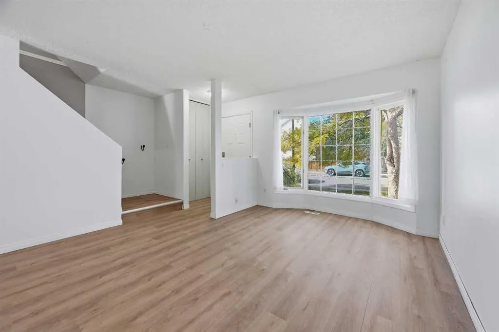 70 Edgeburn Crescent NW