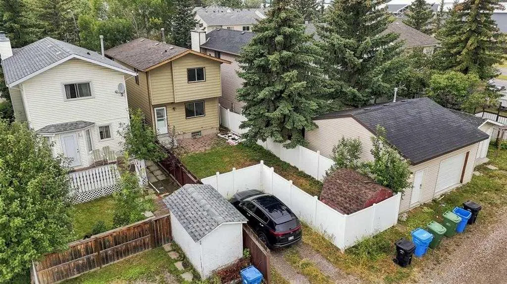70 Edgeburn Crescent NW