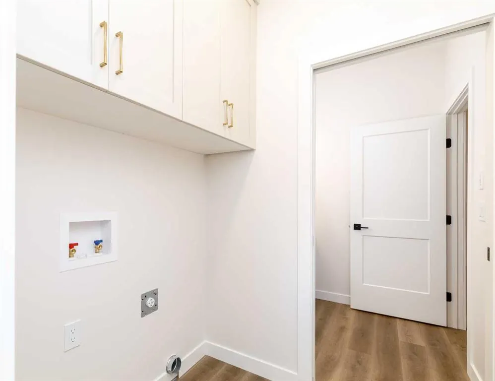 5463 55 Avenue #8
