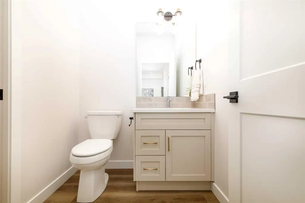 5463 55 Avenue #6