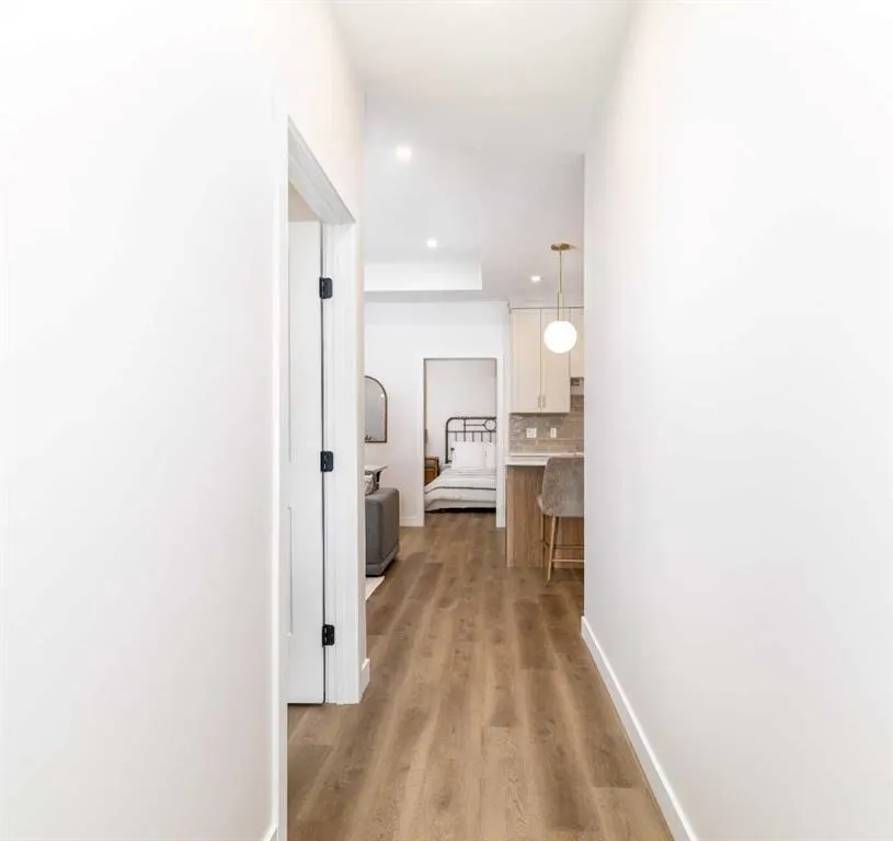 5463 55 Avenue #4
