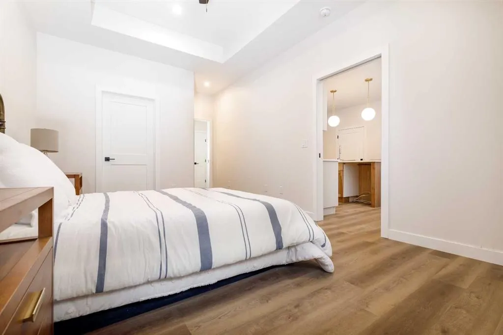 5463 55 Avenue #2