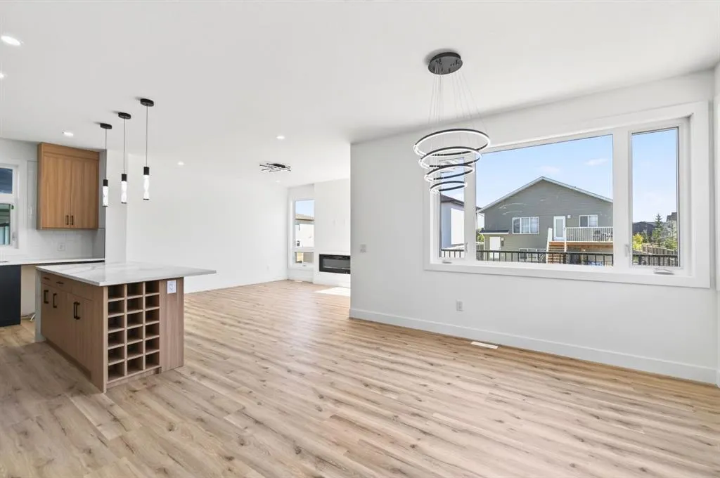33 Thatcher Avenue