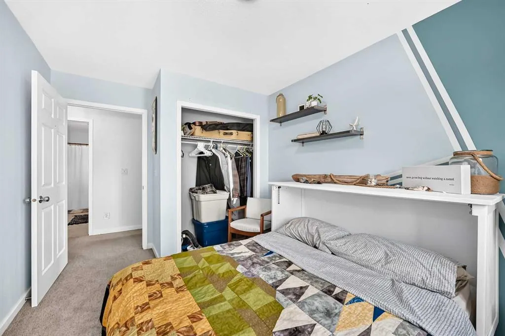 32 Meadowpark Place