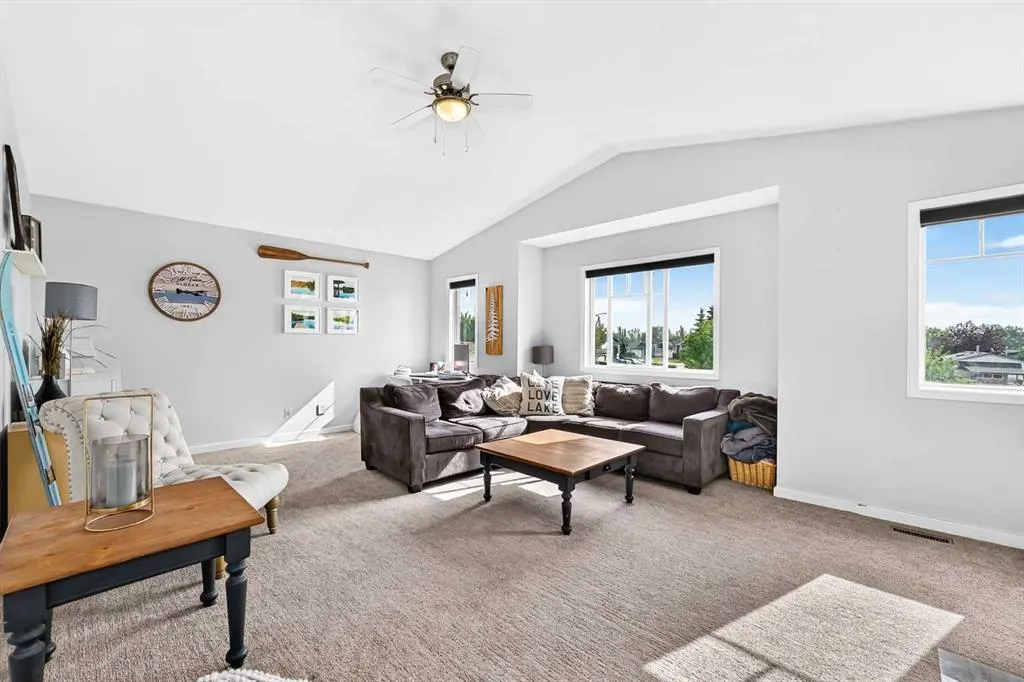 32 Meadowpark Place