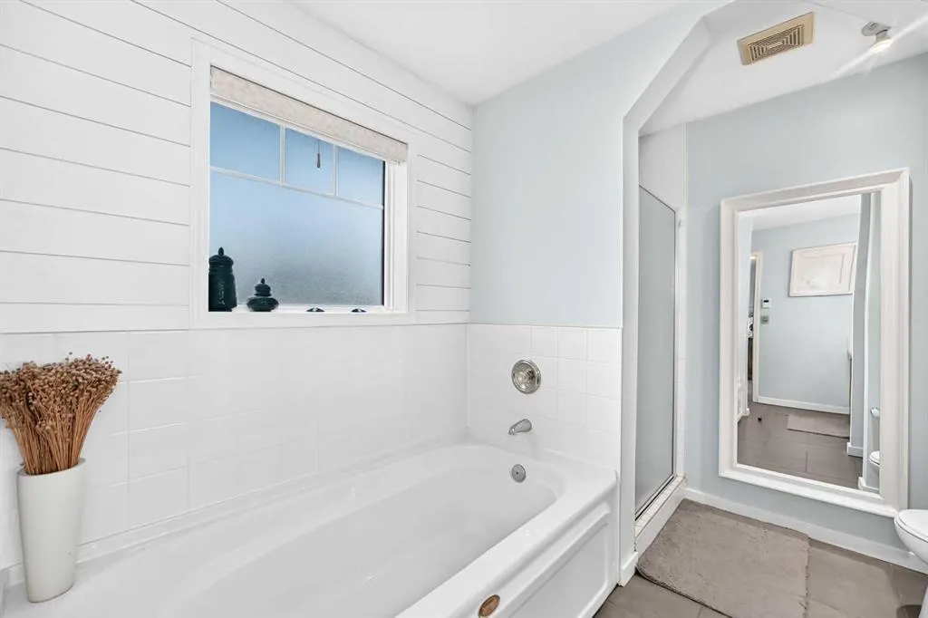 32 Meadowpark Place