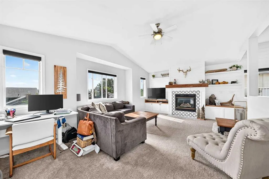 32 Meadowpark Place