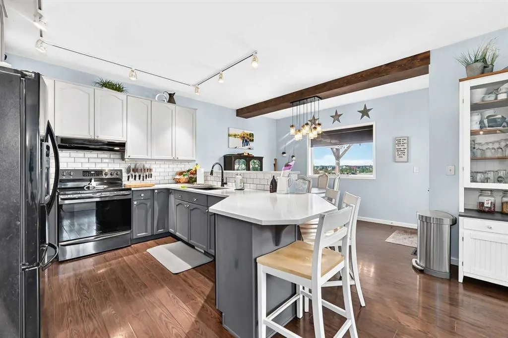 32 Meadowpark Place